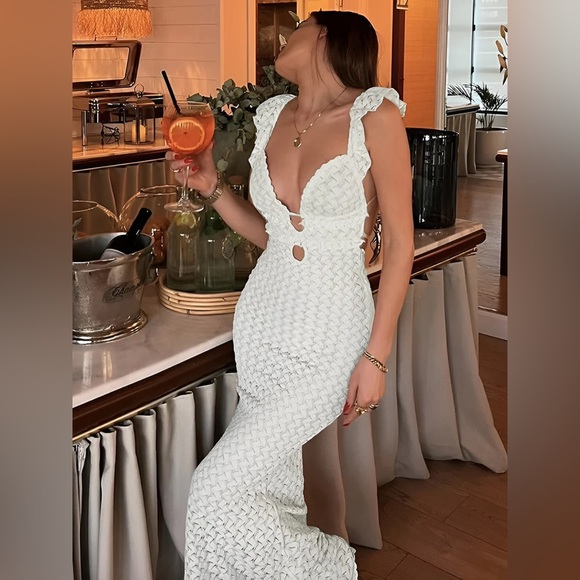 Commense White Maxi Dress - Picture 2 of 3